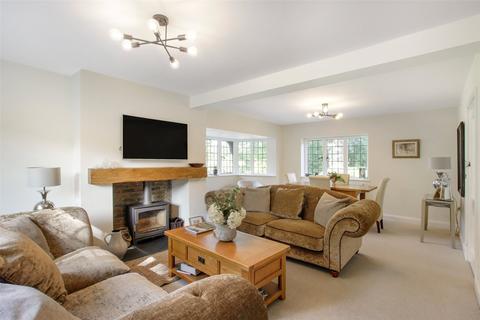 Woodside Pear Tree Lane, Shorne, Gravesend, DA12 3JT