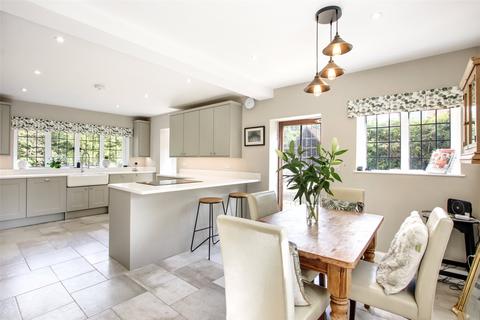 Woodside Pear Tree Lane, Shorne, Gravesend, DA12 3JT