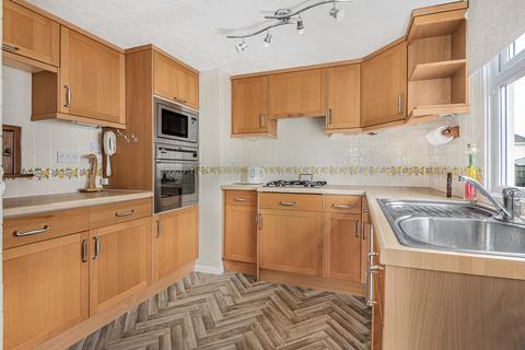 2 bedroom park home for sale, Woodlands, Addlestone KT15