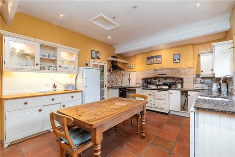 5 bedroom end of terrace house for sale, South Street, Gargrave, Skipton, North Yorkshire, BD23