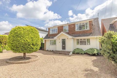 4 bedroom chalet for sale, Riverside, Wraysbury TW19