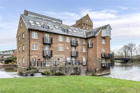 undefined, Addlestone, Surrey, KT15