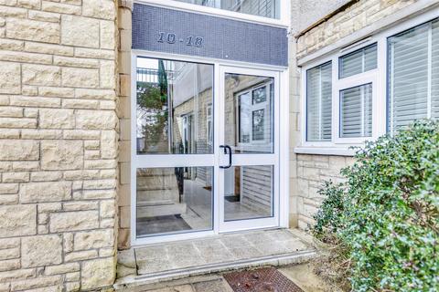 17 Barbrook Close, Lisvane, Cardiff, CF14 0XG