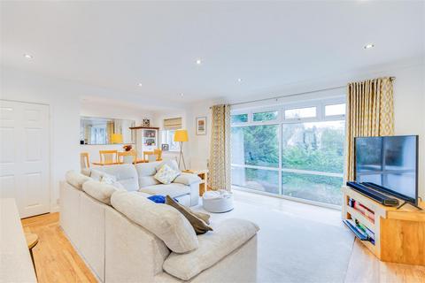 17 Barbrook Close, Lisvane, Cardiff, CF14 0XG