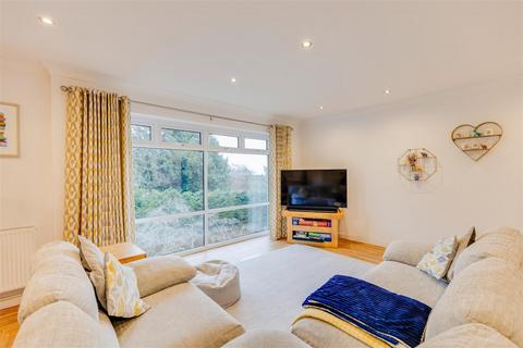17 Barbrook Close, Lisvane, Cardiff, CF14 0XG