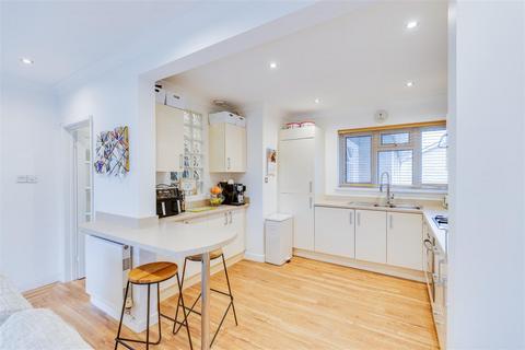 17 Barbrook Close, Lisvane, Cardiff, CF14 0XG