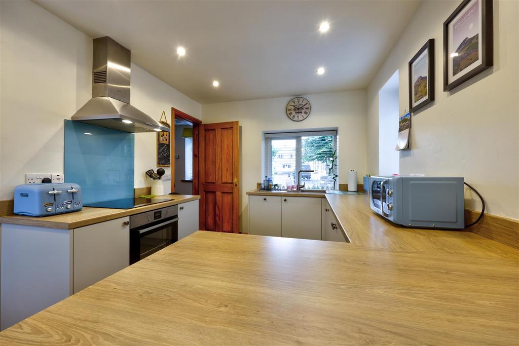 Kitchen 03.jpg