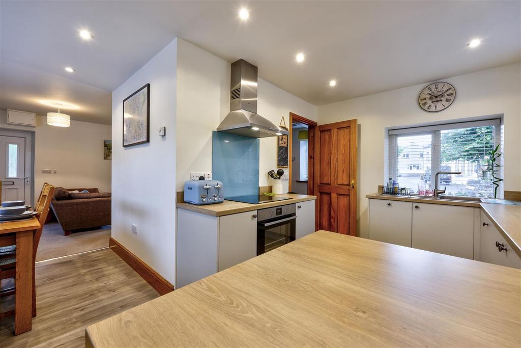Kitchen 04.jpg