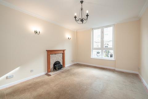 28/6 Fettes Row, Edinburgh, EH3 6RL