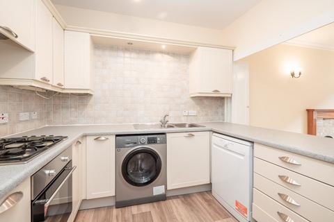 28/6 Fettes Row, Edinburgh, EH3 6RL