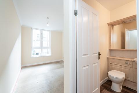 28/6 Fettes Row, Edinburgh, EH3 6RL