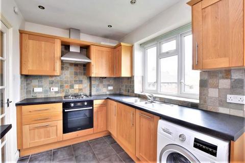 2 bedroom flat to rent, Beaconsfield Close, London