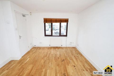 3 bedroom end of terrace house for sale, Hanover Avenue, London, Greater E16