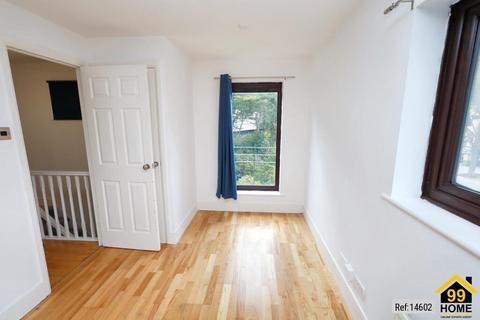17 Hanover Avenue, London, E16 1SD