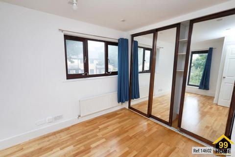 17 Hanover Avenue, London, E16 1SD