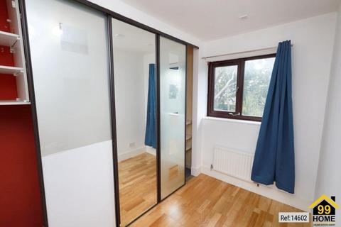 17 Hanover Avenue, London, E16 1SD