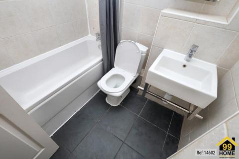 17 Hanover Avenue, London, E16 1SD