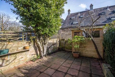 3 bedroom terraced house to rent, Perowne Street, Cambridge