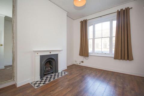 1 bedroom flat to rent, Sutherland House, Queenstown Road SW8