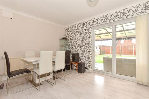 3 bedroom end of terrace house for sale, Fir Tree Walk, Dagenham, Essex