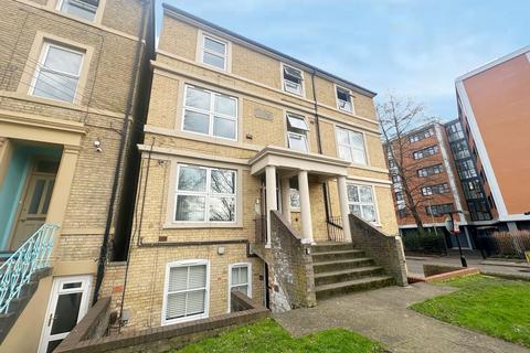 1 bedroom flat for sale, Ashburnham Road, Bedford MK40