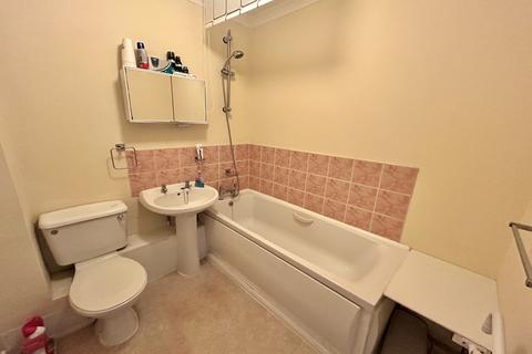 1 bedroom maisonette to rent, St. Francis Close, Rochester, Kent