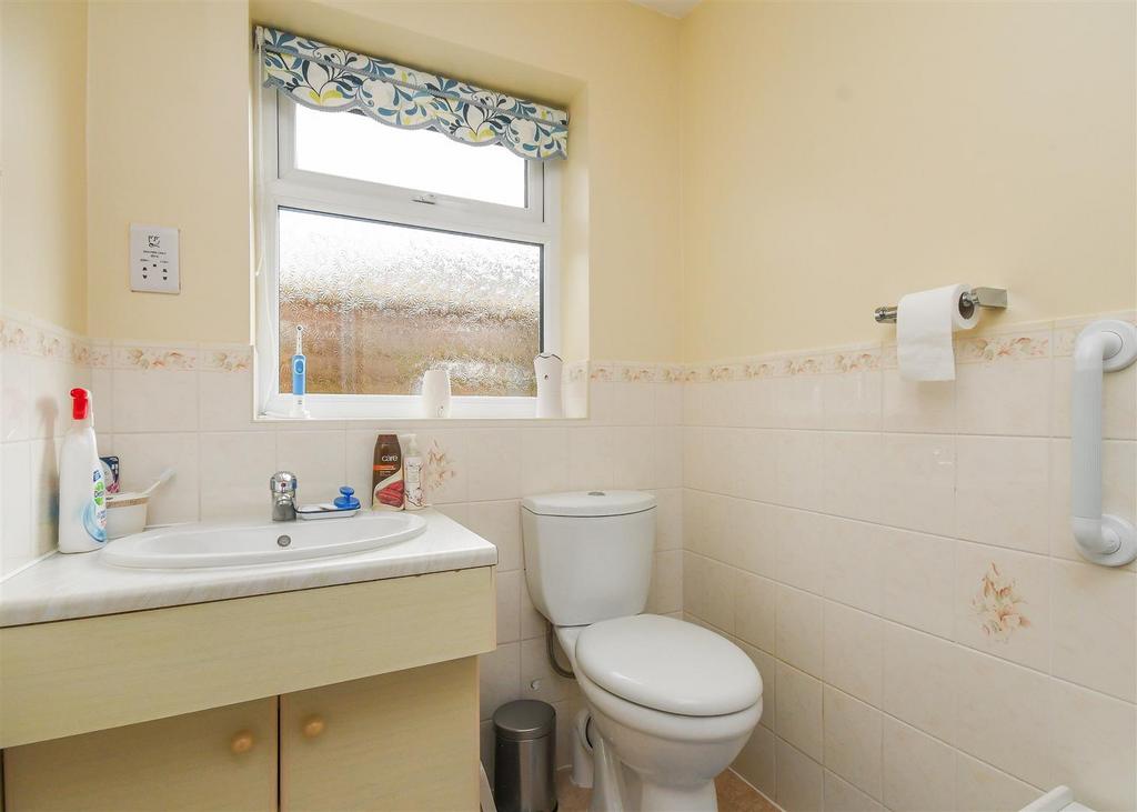 17a Chapel Lane - En-suite Shower Room.jpg