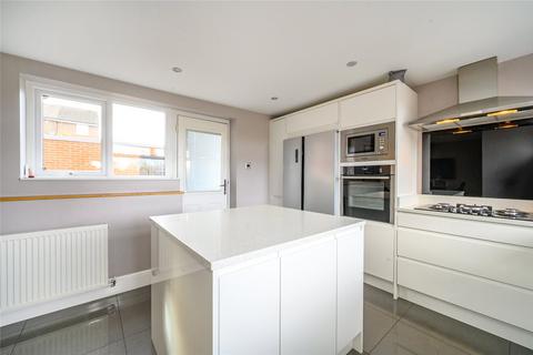 4 bedroom semi-detached house for sale, Leeds Road, Dewsbury, West Yorkshire