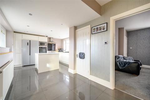 4 bedroom semi-detached house for sale, Leeds Road, Dewsbury, West Yorkshire