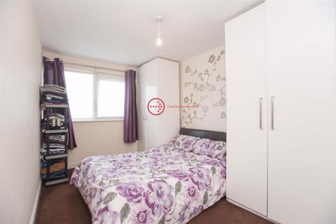 2 bedroom flat to rent, Eastern Avenue, ILFORD IG2