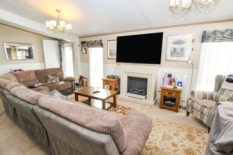 2 bedroom bungalow for sale, Glendale Lodge - Sheerness Holiday Park, Halfway Road, Minster on Sea, Sheerness