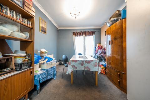 3 bedroom terraced house for sale, Sussex Road, Southall, UB2