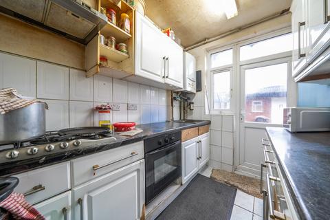 3 bedroom terraced house for sale, Sussex Road, Southall, UB2