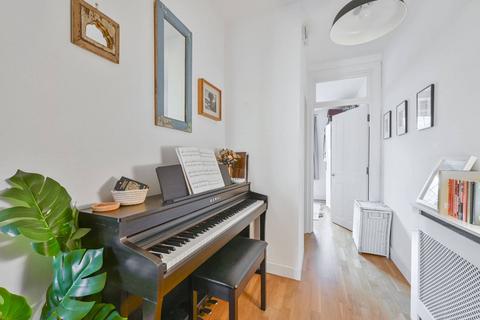 1 bedroom flat for sale, Wells Street, Fitzrovia, London, W1T