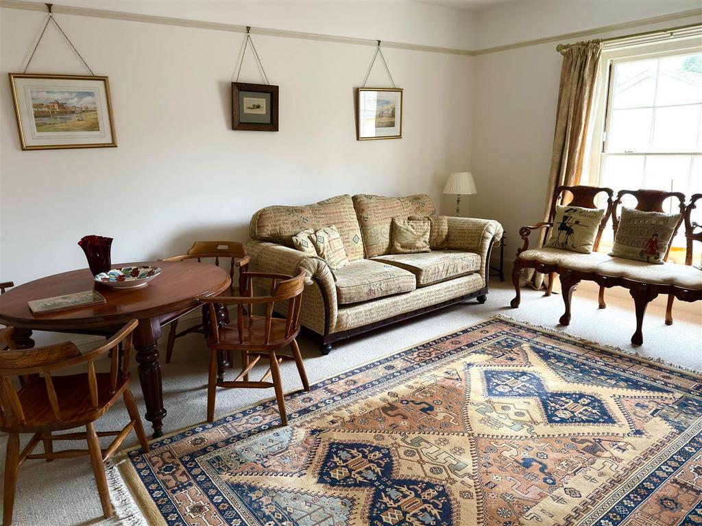 LOUNGE.jpg