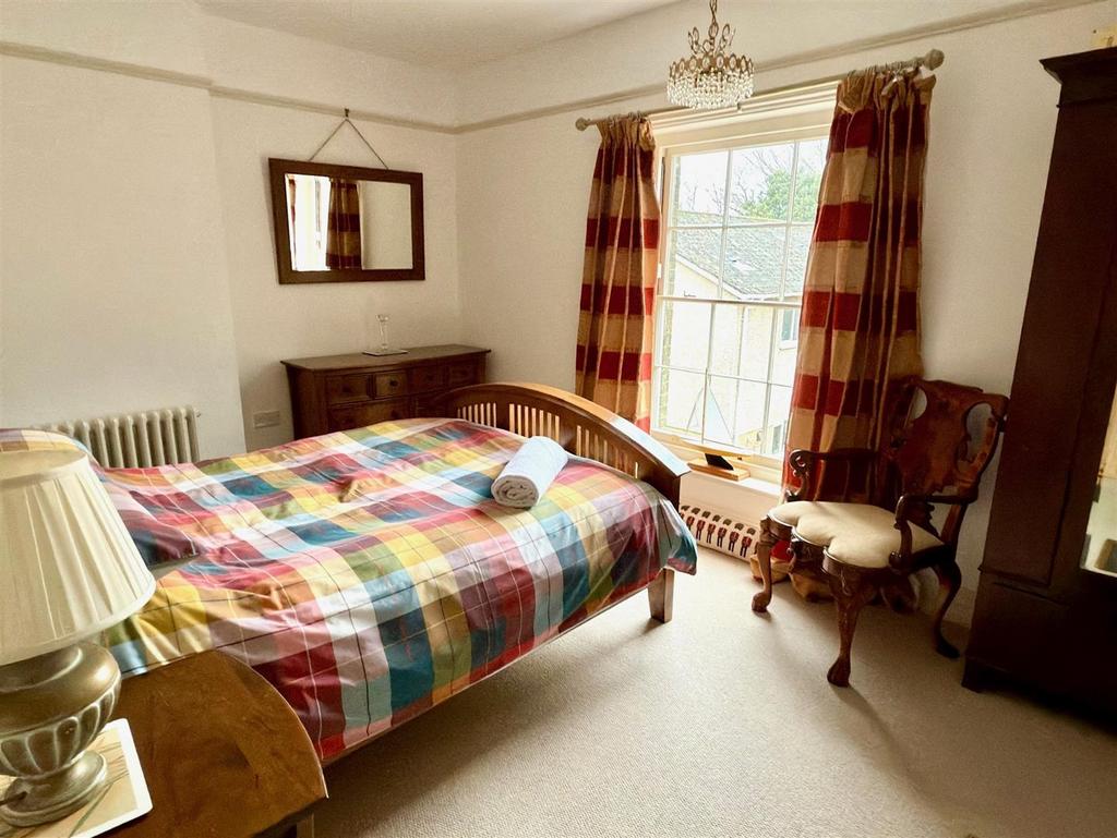 BEDROOM 1.jpg