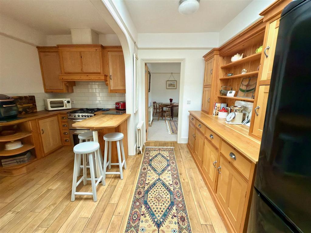 KITCHEN.jpg