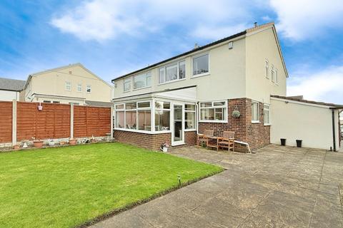 4 bedroom semi-detached house for sale, Oak Dene Close, Pudsey