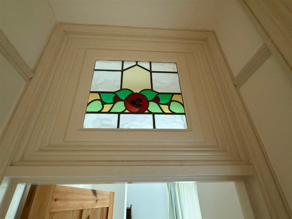 FEATURE GLASS.jpg