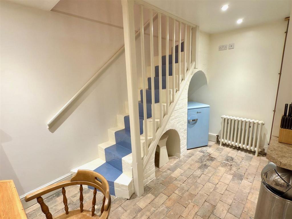 STAIRS KITCHEN.jpg