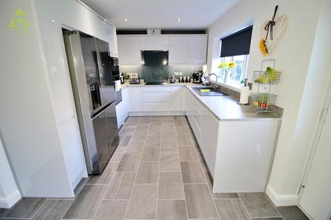2 Farleigh Close, Westhoughton, Bolton, BL5 3ES