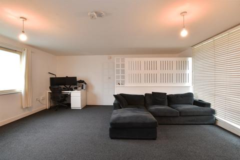 1 bedroom flat for sale, Loftus Road, Barking, Essex