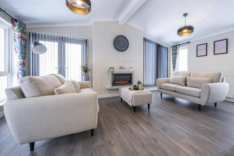 2 bedroom park home for sale, Warren Park, Portsmouth Road, Thursley GU8