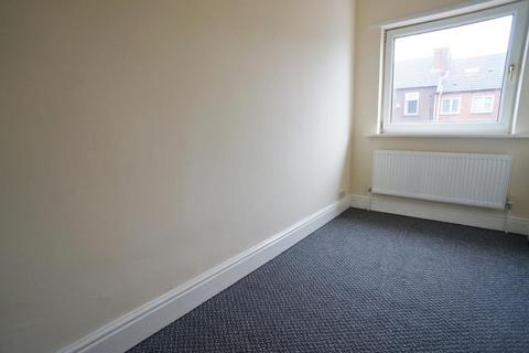 2 bedroom terraced house to rent, Close Street, Hemsworth, Pontefract