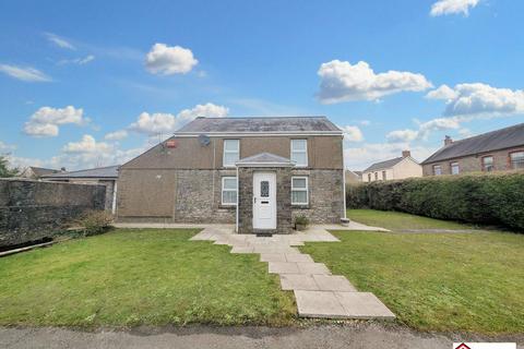 3 bedroom detached house for sale, Plas Road, Pontardawe, Swansea, City And County of Swansea. SA8 3HD