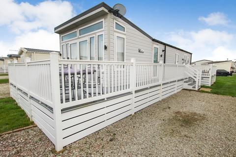 2 bedroom bungalow for sale, Willerby Vouge Lodge -Sheerness Holiday Park