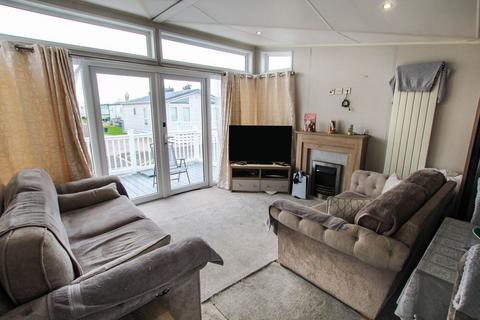 2 bedroom bungalow for sale, Willerby Vouge Lodge -Sheerness Holiday Park