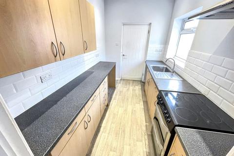 2 bedroom flat for sale, Selbourne Street, Town Centre, South Shields, Tyne and Wear, NE33 2TB