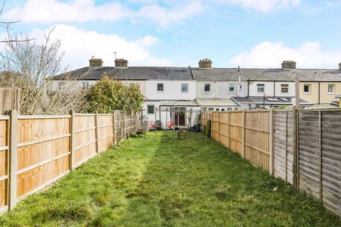 3 bedroom terraced house for sale, Medlake Road, Surrey TW20