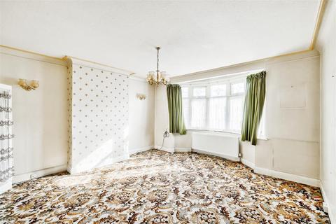 4 bedroom semi-detached house for sale, Vista Drive, Ilford